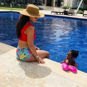 Meet your Posher, Karina